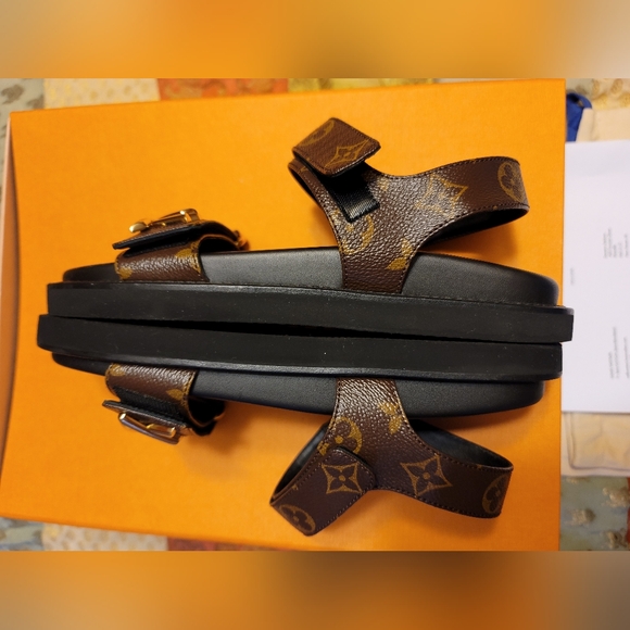 Louis Vuitton LV Sunset Sandal - Picture 5 of 12